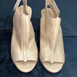 CHARLES - CHARLES DAVID Chic Beige Slingback Women's Shoes (SZ. 7.5)
